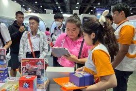 STKC ออกบูธจัดแสดงชิ้นงานชุด ตารางธาตุ ในรูปแบบ AR card สร้า ... Image 43
